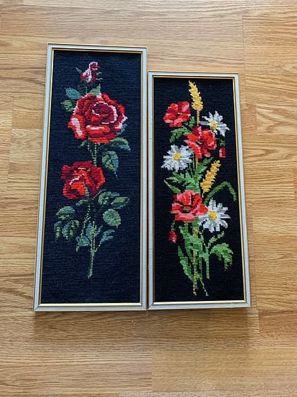 Par i broderade tavlor – Vintage 70-tal