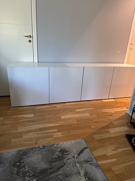 Bestå skåp