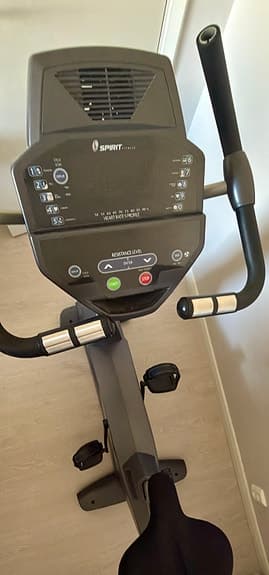Spirit Fitness motionscykel med träningsdator