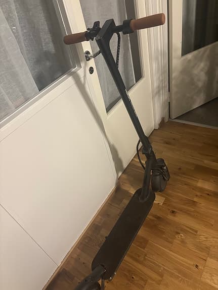 Nordic E-Scooter el-sparkcykel svart