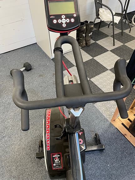 Wattbike Trainer motionscykel svart/röd