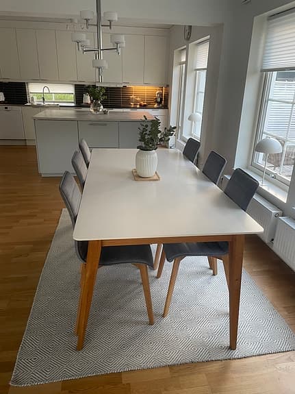 Matgrupp Mood (EM) + 6 stolar Rowico-utdragbart bord i fint skick