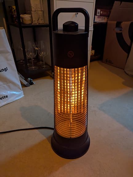 Infravärmare svart 600W