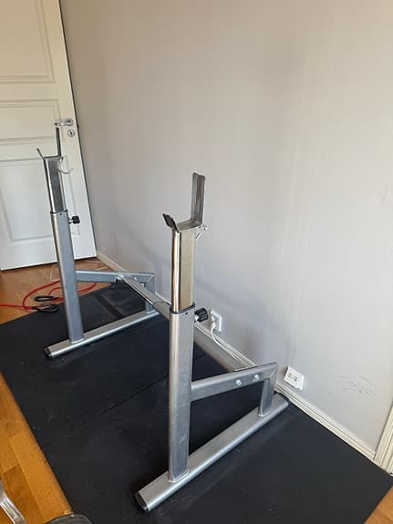 Justerbart skivstångsställ i metall