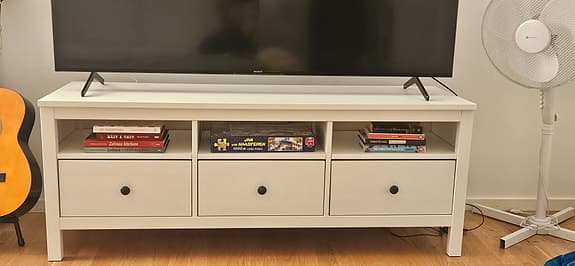 Vit tv-bänk från Hemnes