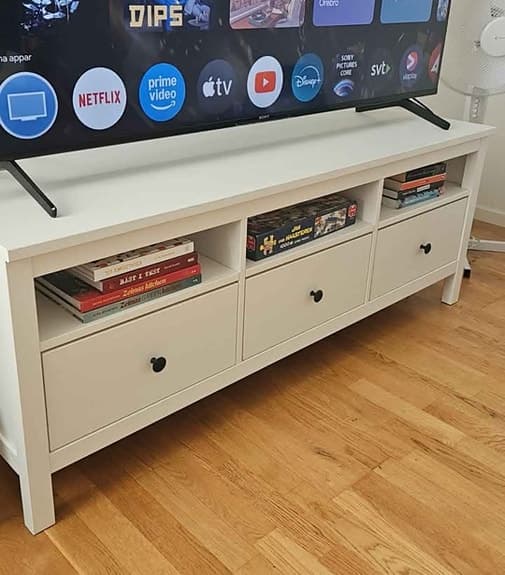 Vit tv-bänk från Hemnes