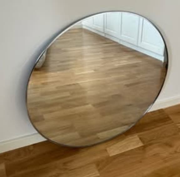 Rund spegel med silver/krom ram