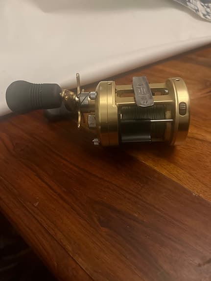 Shimano Calcutta 400B multirulle guld
