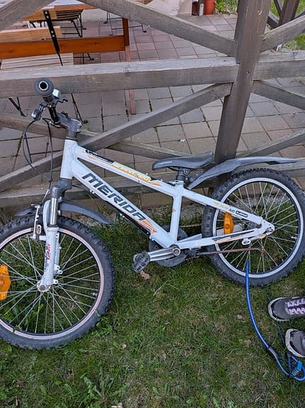 Merida barncykel med dämpad framgaffel. mycket fin