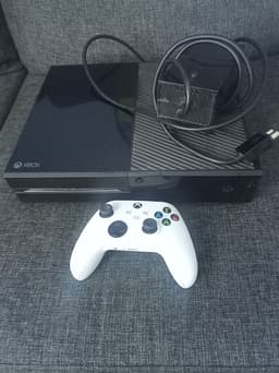 Xbox one, två spel,handkontroll