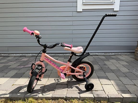 Barncykel med cykelstång+ hjälm
