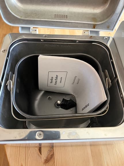 Obetydligt använd bakmaskin för hembak.