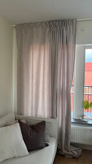 Mio gardin beige strukturmönstrat tyg (Carla)