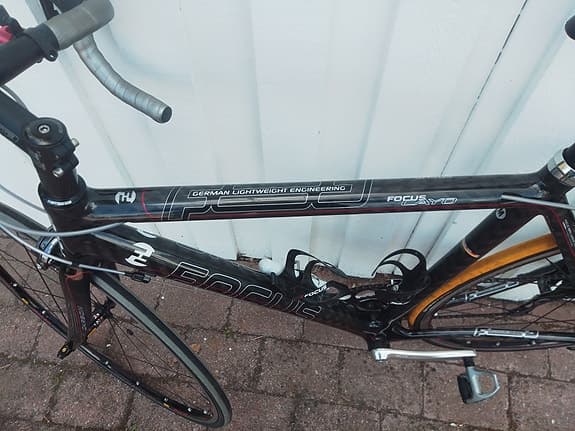 Focus landsvägscykel 56 cm 26"/700c för herr