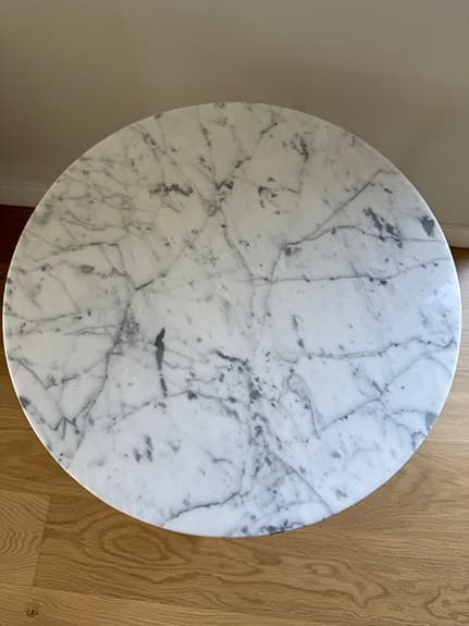 Sidobord äkta polerad marmor Carrara