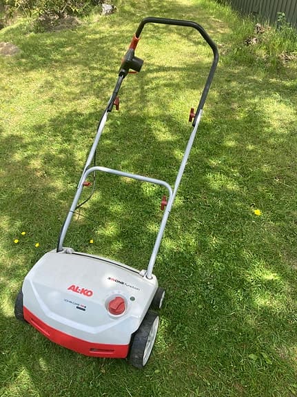 Gräsmatteluftare/vertikalskärare