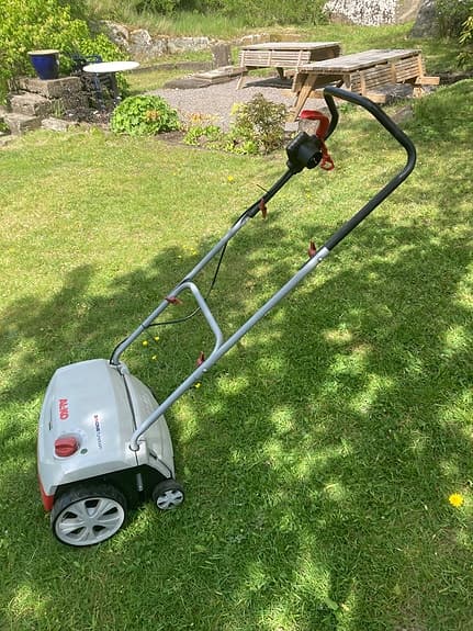 Gräsmatteluftare/vertikalskärare