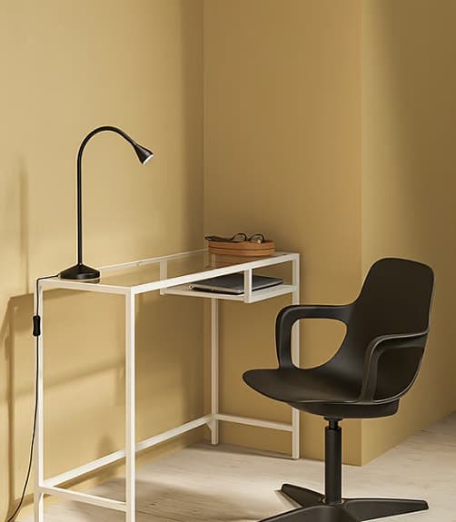 IKEA skrivbord vitt med glasbordsskiva