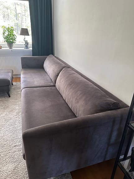 Soffa med pall | mörkgrå sammet | 4-sits