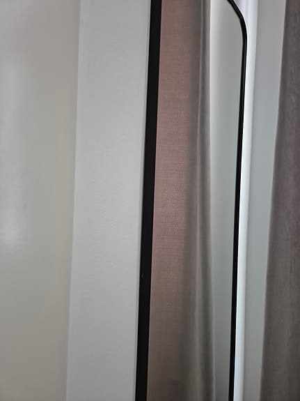 IKEA spegel helkropp med svart ram