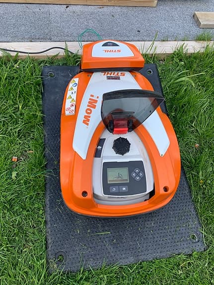 Stihl iMow söker ny gräsmatta