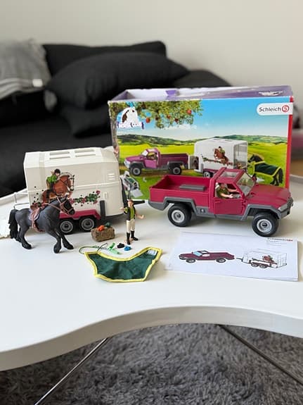 Schleich hästtransport med pickup och hästfigurer