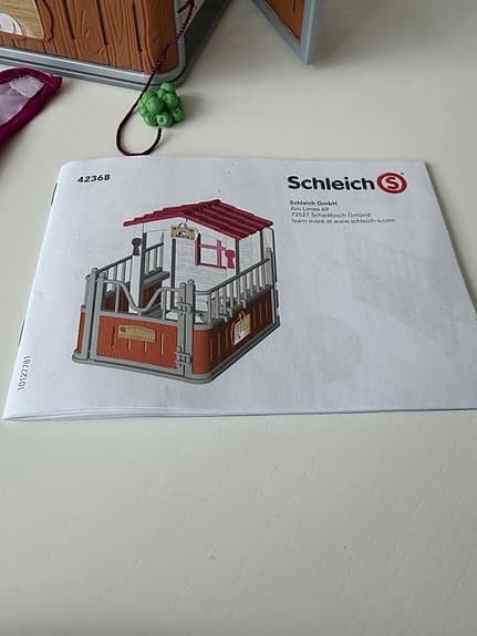 Schleich häststall med häst och tillbehör