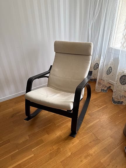 Bekväm IKEA POÄNG gungstol i fint skick
