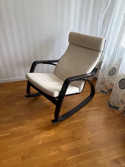 Bekväm IKEA POÄNG gungstol i fint skick