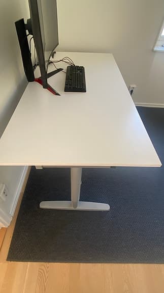 IKEA höj- och sänkbart skrivbord vitt