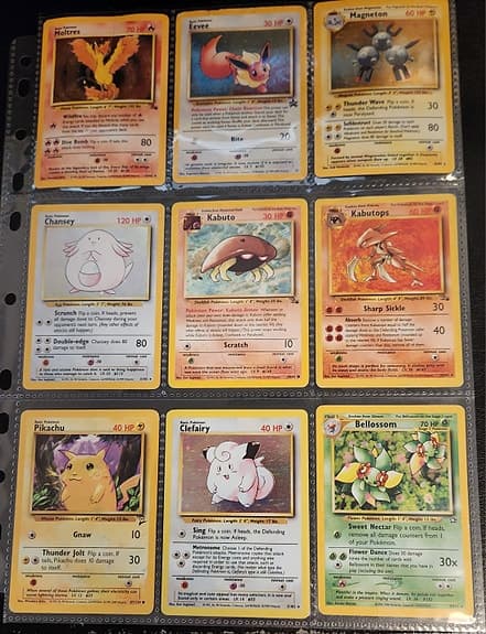 Pokémonkort samling äldre kort i pärm
