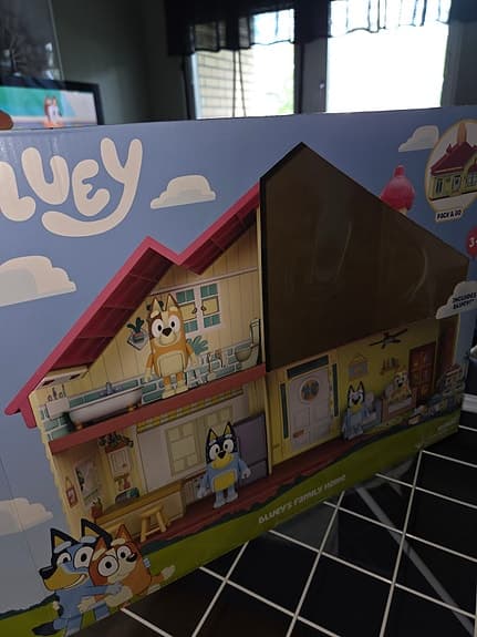 Bluey leksakshus med extra figurer