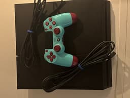 Sony PlayStation 4 pro spelkonsol med handkontroll