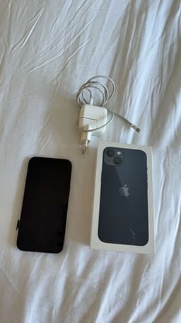 Apple iPhone 13 128 GB svart