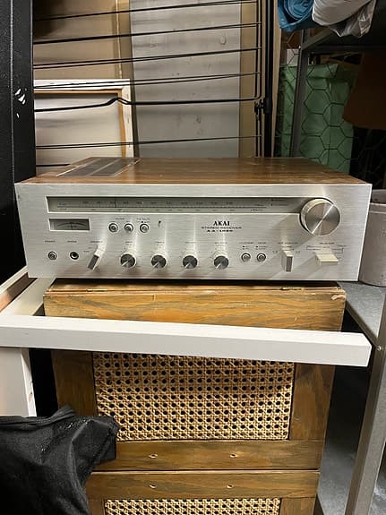 Akai AA-1020 stereo receiver