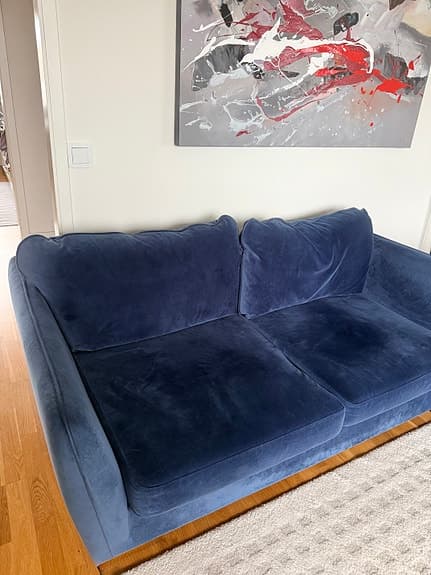 Mio blå sammetssoffa 2,5 och 2 sits