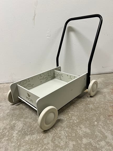 Lära-gå-vagn oanvänd
