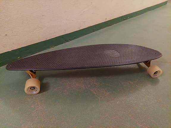 Hang ten skateboard