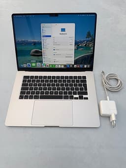 MacBook Air 15” M3 2024, A3114 8GB/256GB, mindre defekt i skärm