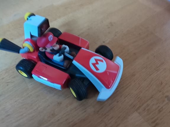 Mario cart live: home circuit (Mario cart bil och mål)