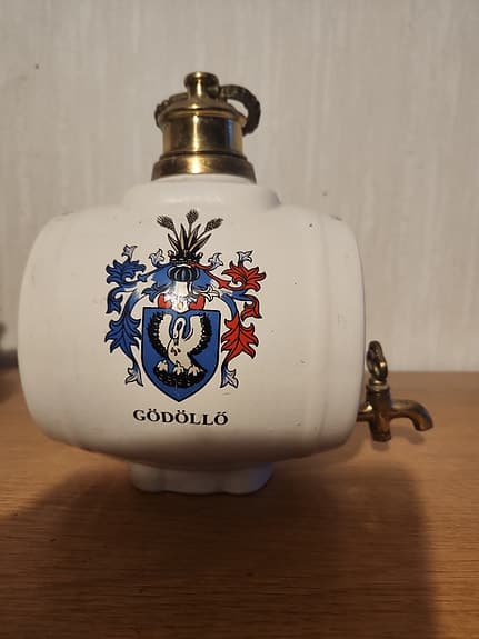 Dryckestunna i porslin med kran, Souvenir, ca 2 Liter