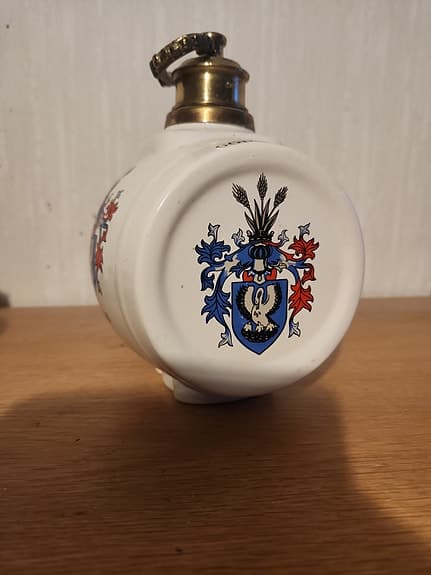 Dryckestunna i porslin med kran, Souvenir, ca 2 Liter