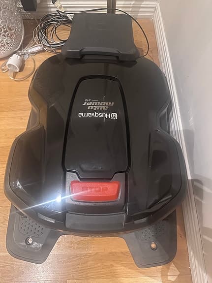 Automower 310 Mark II - bara 200 timmar. Komplett med hus