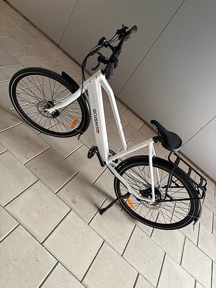 Elcykel – nästan ny + garanti kvar (endast använd 6 km)