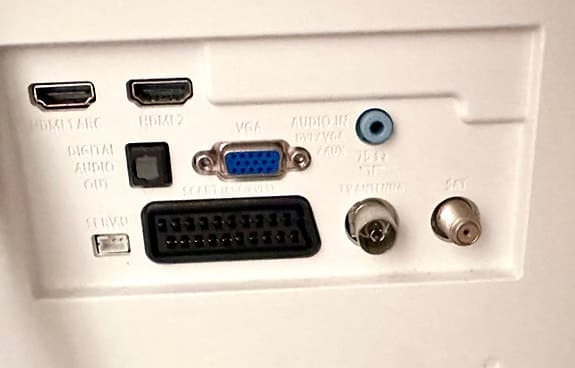 Vit 24” TV  - perfekt för husvagnen!