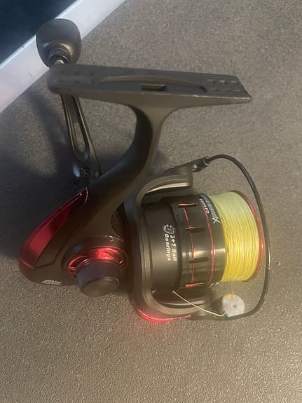 Abu Garcia Cardinal X 2000 FD haspelrulle svart/röd