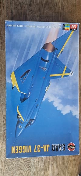 Stor modellbyggarsamling – SAAB Viggen 1:48, Tamiya King Tiger,  MiG-29 m.fl