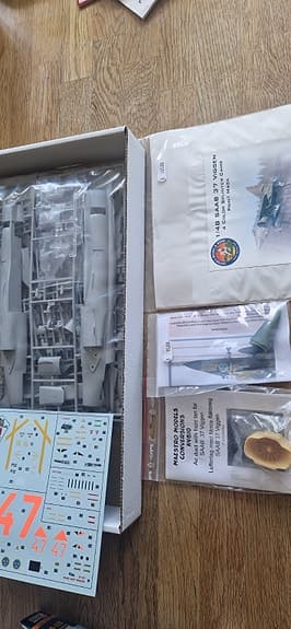 Stor modellbyggarsamling – SAAB Viggen 1:48, Tamiya King Tiger,  MiG-29 m.fl