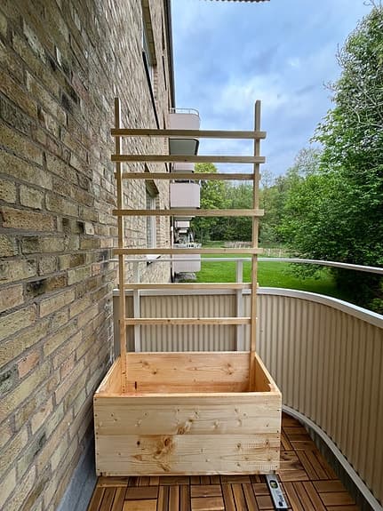 Odlingslåda med spaljé