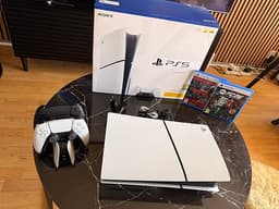 Sony PlayStation 5 Slim 1 TB 5 månader gammal